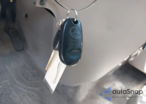 2006 Toyota Sienna Xle z USA, uszkodzony, nr VIN 5TDZA22C26S581238